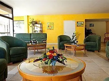 Logis Hotel La Bergerie Hotel 3 Etoiles Restaurant Savoureux Saint-Pierre-Lafeuille 3*,  France